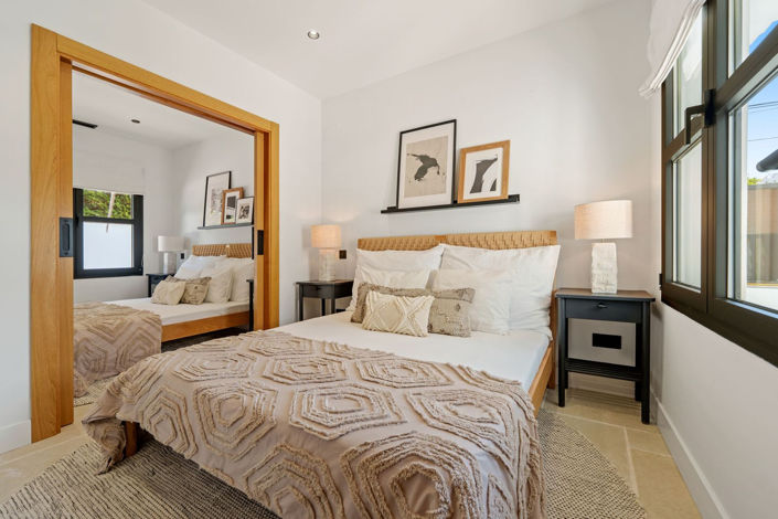 Image No.48-6 Bed Property for sale