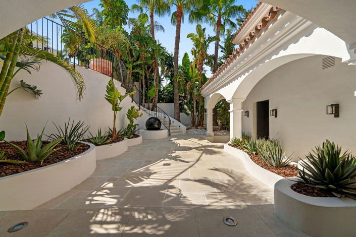 Image No.49-6 Bed Property for sale