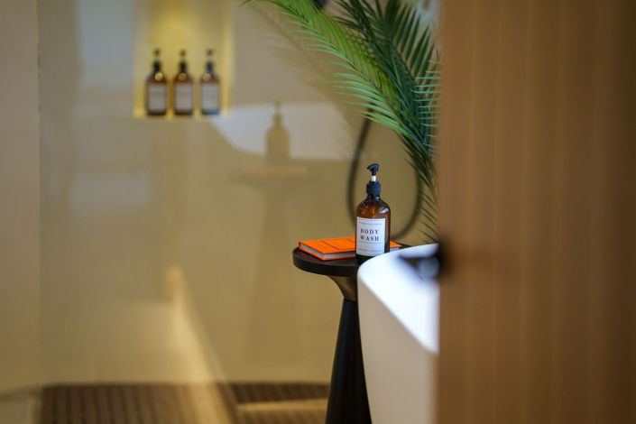 Image No.52-6 Bed Property for sale