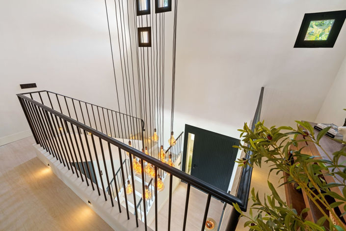 Image No.8-6 Bed Property for sale