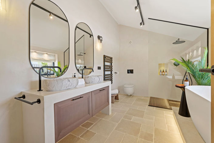 Image No.9-6 Bed Property for sale