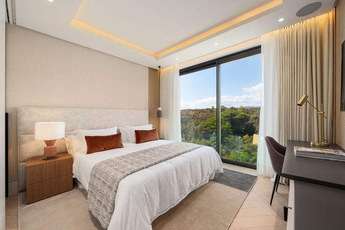 Image No.18-5 Bed Property for sale