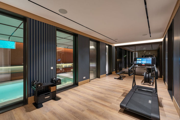 Image No.20-5 Bed Property for sale