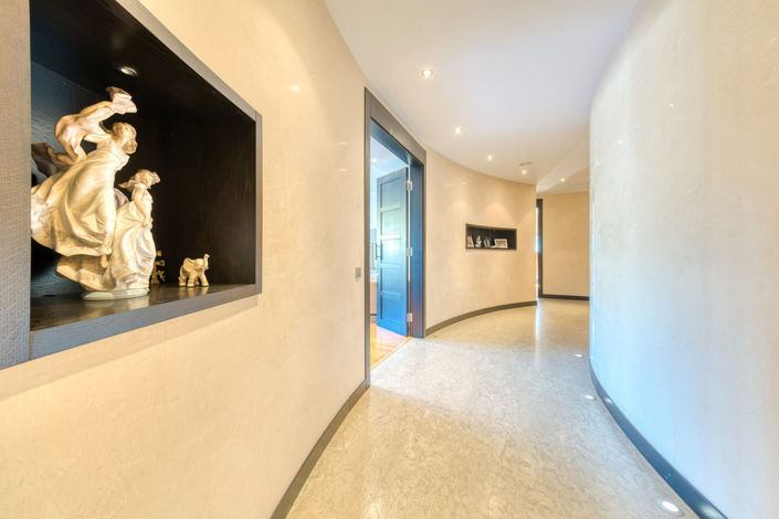 Image No.7-6 Bed Property for sale