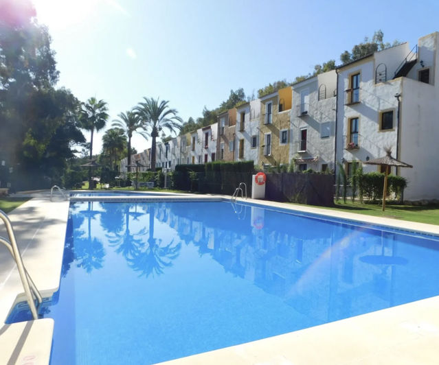 Image No.2-Propriété de 3 chambres à vendre à Casares