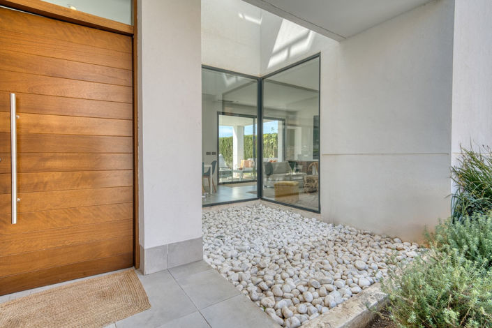 Image No.14-4 Bed Property for sale