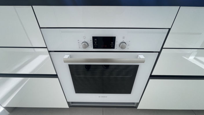 Image No.56-4 Bed Property for sale