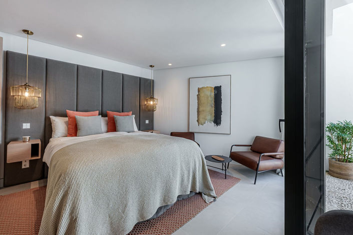 Image No.10-4 Bed Property for sale