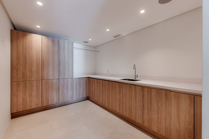 Image No.12-4 Bed Property for sale