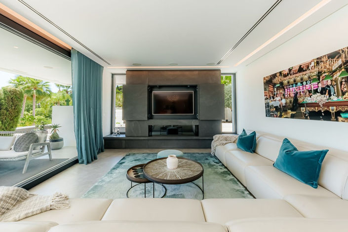 Image No.14-4 Bed Property for sale