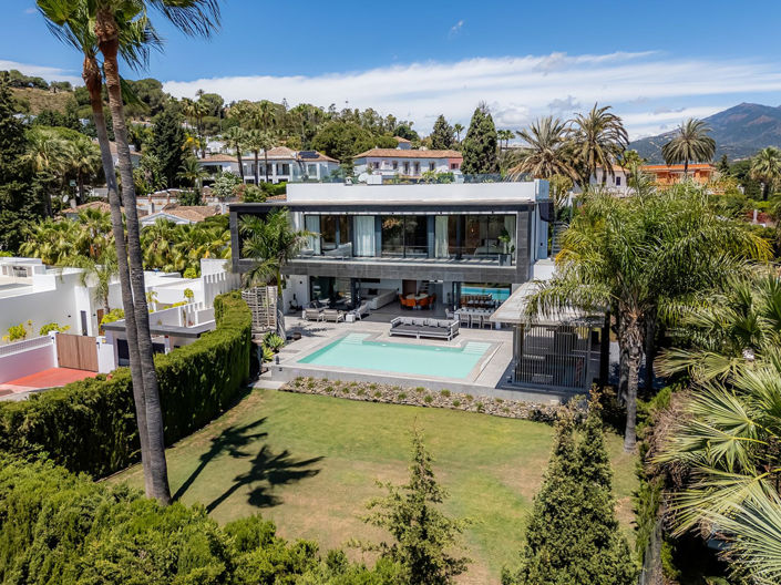 Image No.19-4 Bed Property for sale