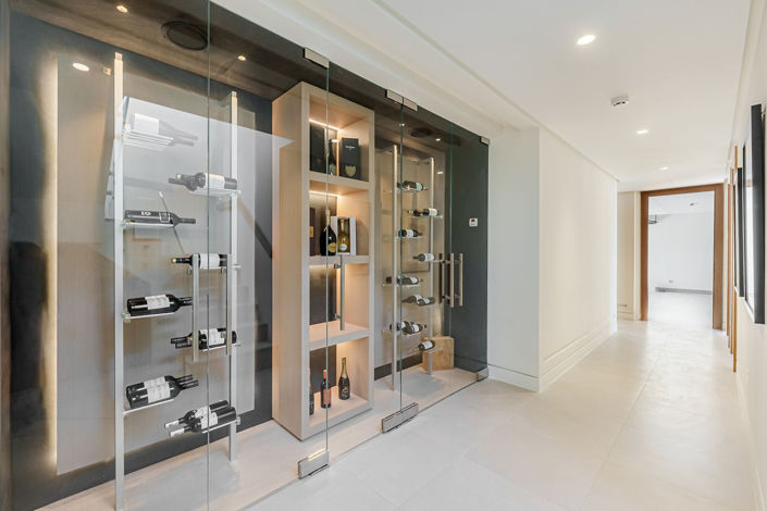 Image No.22-4 Bed Property for sale