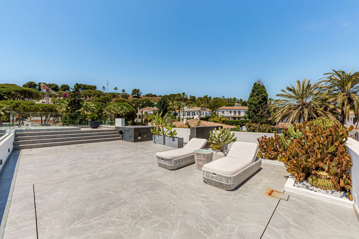 Image No.35-4 Bed Property for sale