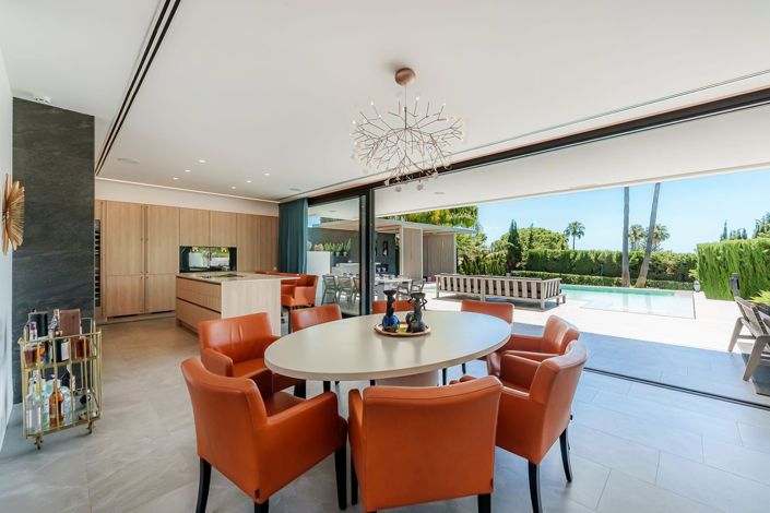 Image No.38-4 Bed Property for sale