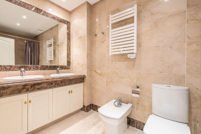 Image No.14-3 Bed Property for sale