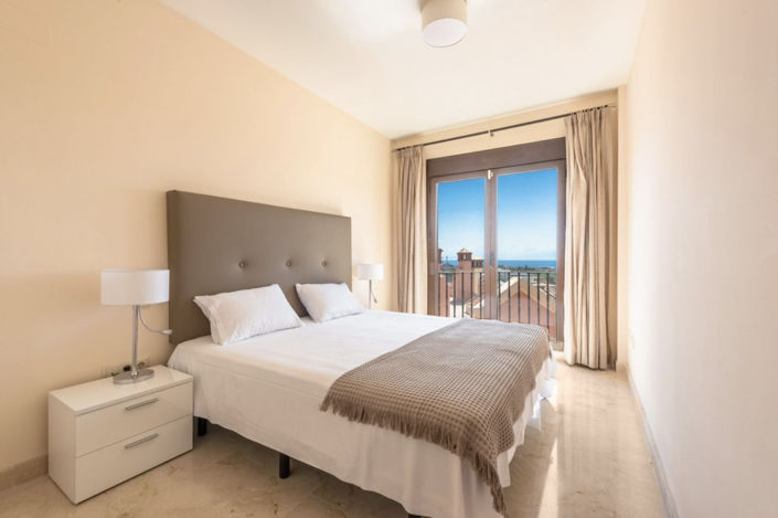 Image No.5-3 Bed Property for sale