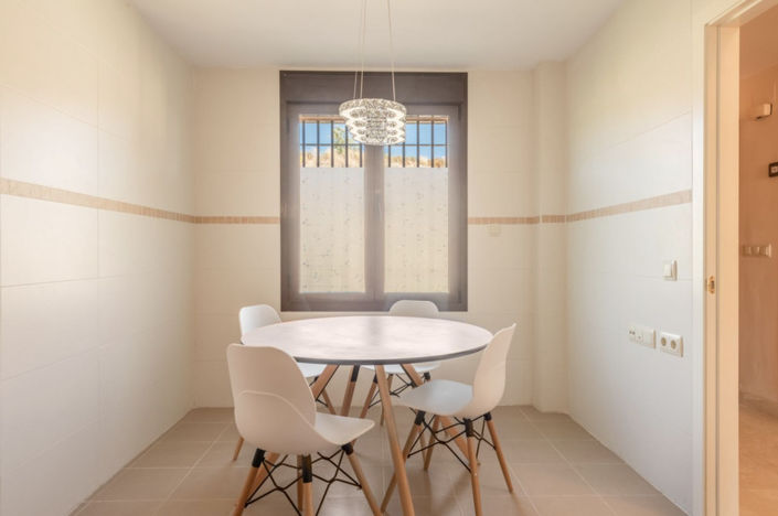 Image No.9-3 Bed Property for sale