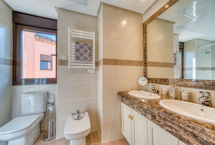 Image No.23-3 Bed Property for sale