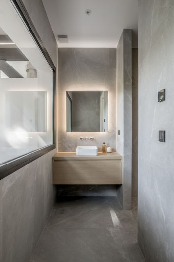 Image No.19-3 Bed Property for sale