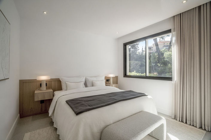 Image No.9-3 Bed Property for sale