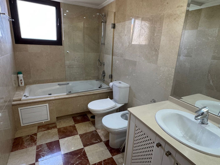 Image No.4-3 Bed Property for sale