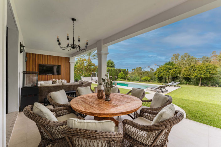 Image No.10-6 Bed Property for sale