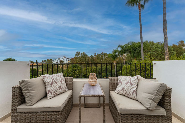 Image No.16-6 Bed Property for sale