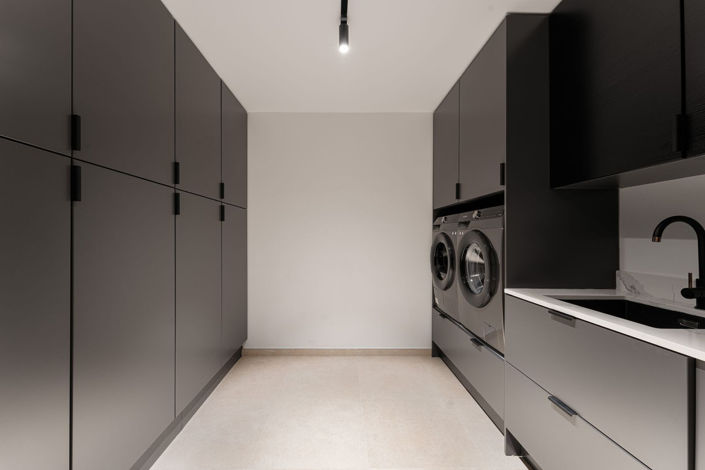 Image No.26-6 Bed Property for sale