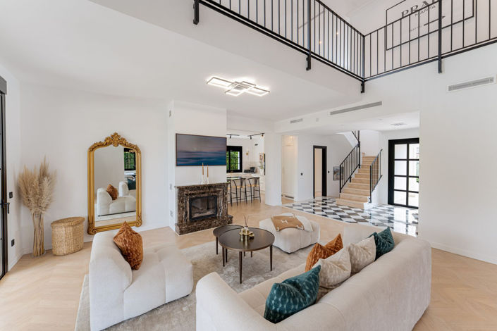 Image No.3-6 Bed Property for sale