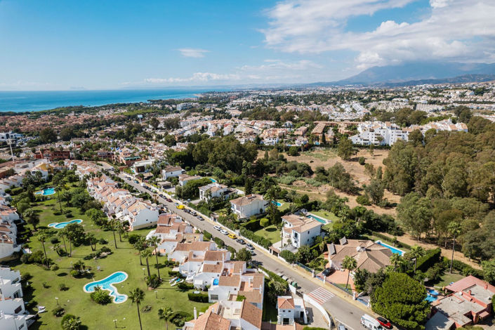 Image No.34-6 Bed Property for sale