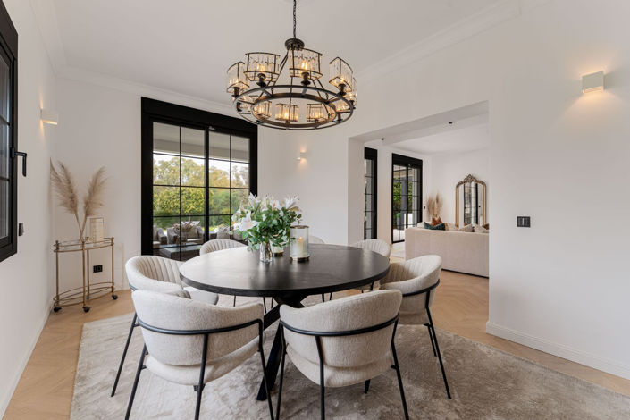 Image No.5-6 Bed Property for sale