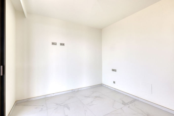 Image No.6-3 Bed Property for sale