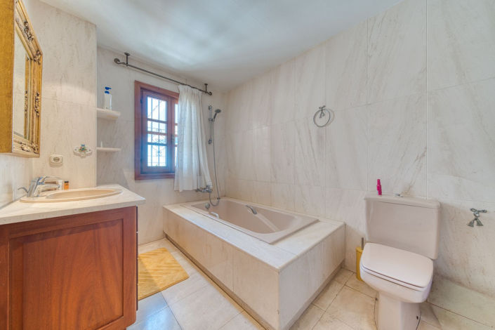 Image No.24-Propriété de 5 chambres à vendre à Estepona