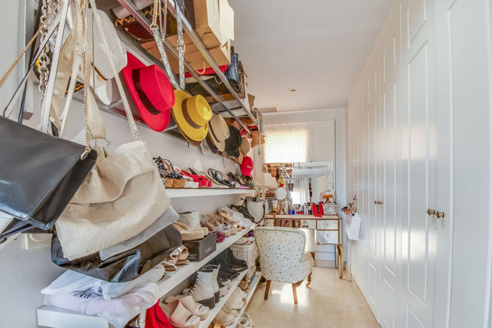 Image No.22-2 Bed Property for sale