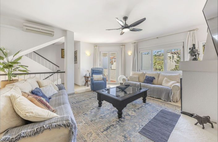 Image No.11-3 Bed Property for sale