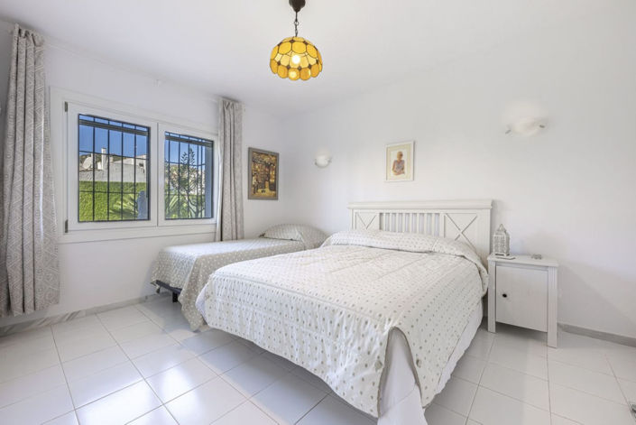 Image No.7-3 Bed Property for sale