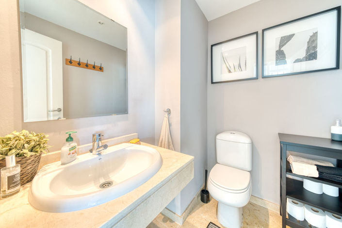 Image No.27-4 Bed Property for sale