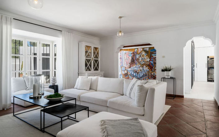 Image No.16-4 Bed Property for sale