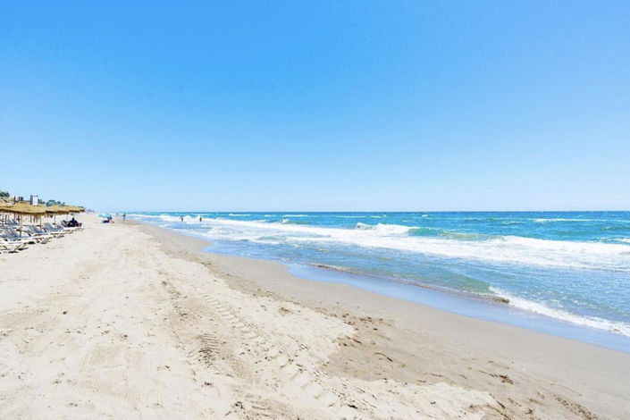 Image No.3-7 Bed Property for sale