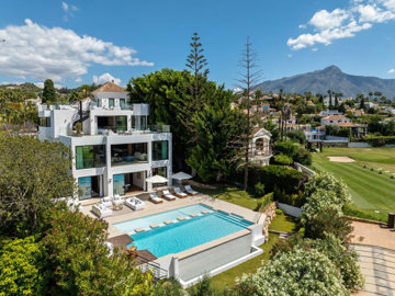 Propriété de 6 chambres à vendre à Marbella