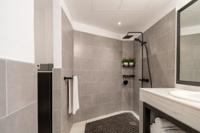 11-20939a0134ad724a8cb2a801094d15a4