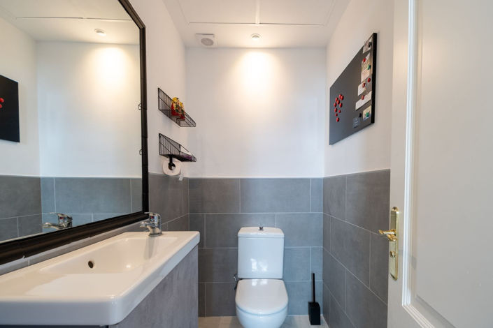 Image No.14-3 Bed Property for sale