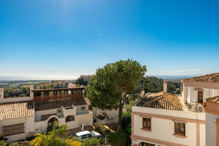 Image No.24-3 Bed Property for sale