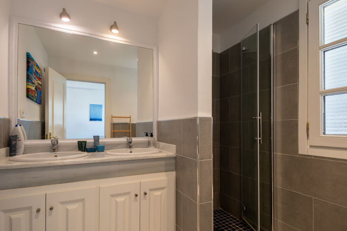 Image No.9-3 Bed Property for sale