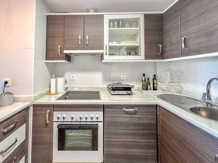 Image No.12-2 Bed Property for sale