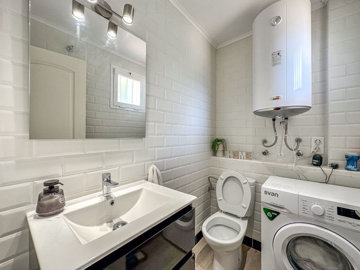 13-5fd73dea700db77384c091ca9818b1a9