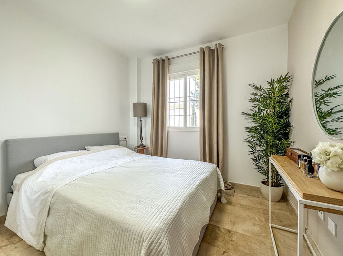 Image No.5-2 Bed Property for sale