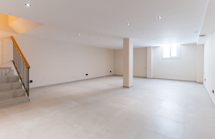 Image No.14-4 Bed Property for sale