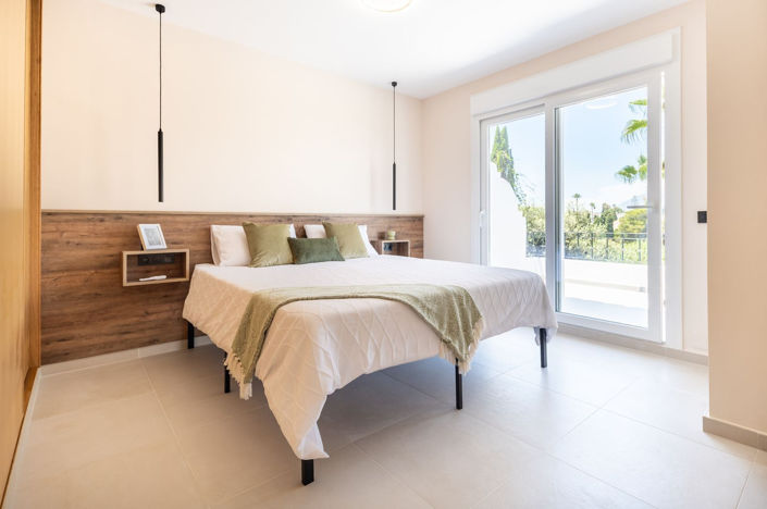 Image No.19-4 Bed Property for sale