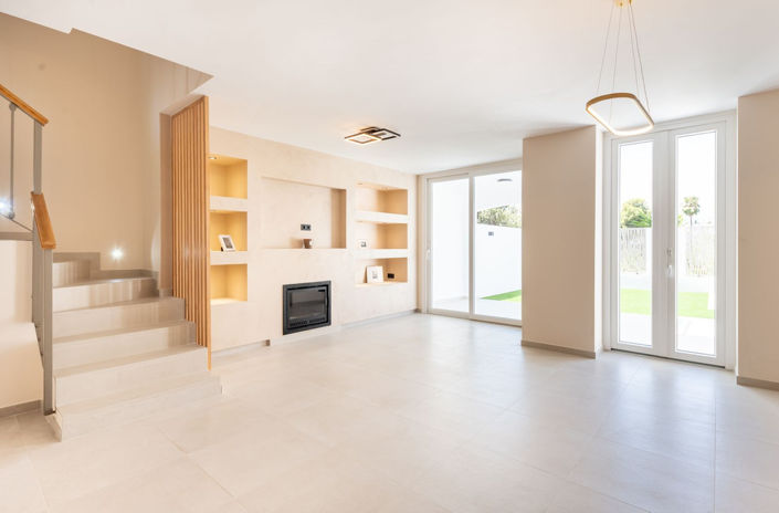 Image No.22-4 Bed Property for sale